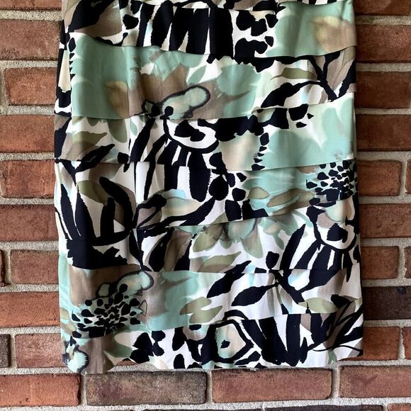 Dressbarn Abstract Print Layered Ruffle Sleeveless Dress Black Green 16 - Picture 5 of 10